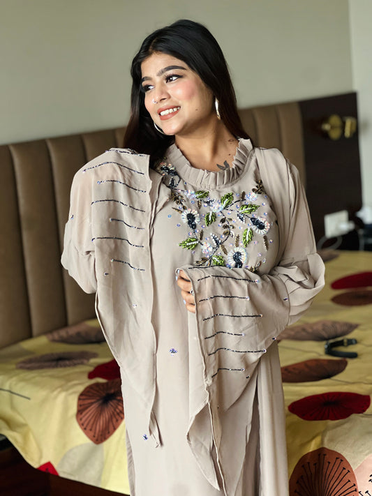 Pakistani suit with long sleeves